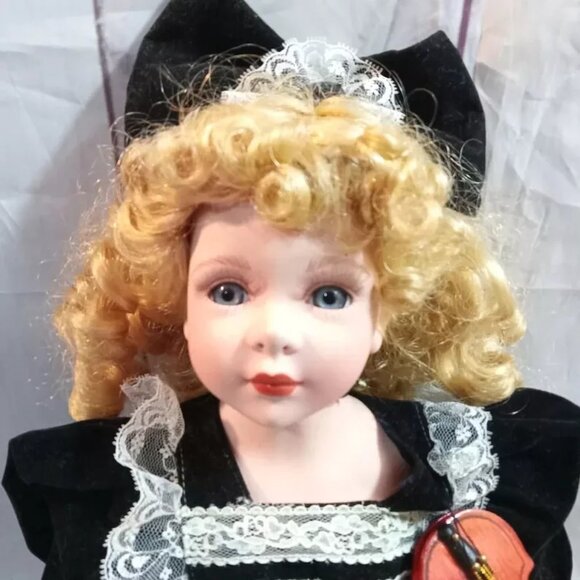 Porcelain Doll 16" With Black Lace Dress Holding Violin Instrument No Stand - Picture 2 of 9